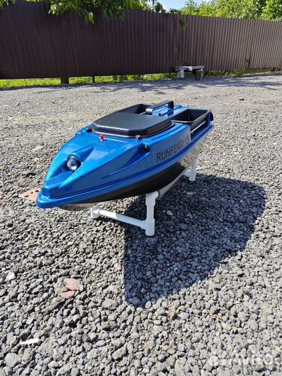 Прикормочный корабль с GPS автопилотом