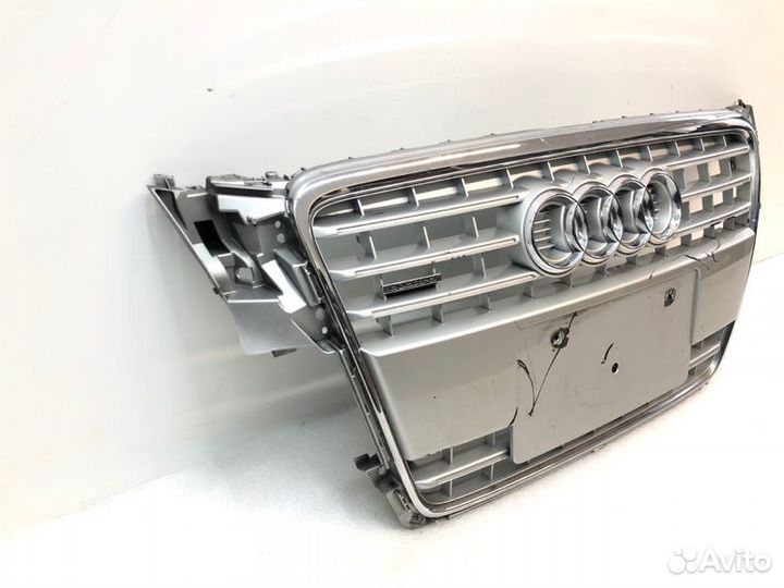 Решетка радиатора Audi A4 B8 2009