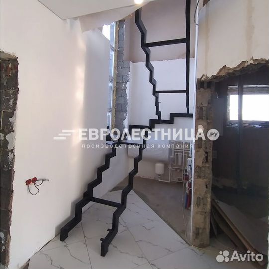Лестница на металлокаркасе