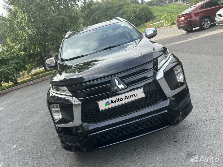 Mitsubishi Montero Sport 3.0 AT, 2022, 15 000 км