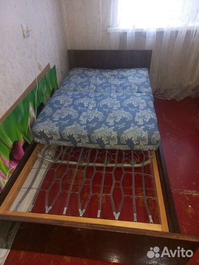 Кровать