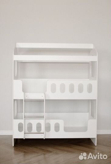 Двухъярусная кровать домик