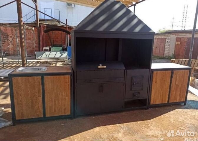 Мангал с крышей