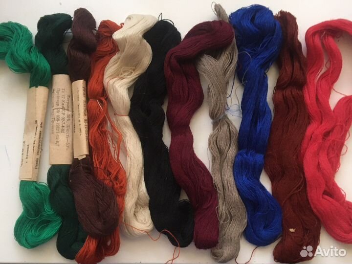 Пряжа полушерстяная в моточках по 100 м