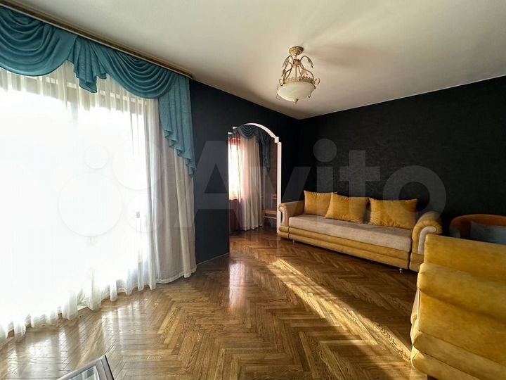 4-к. квартира, 175 м², 4/5 эт.