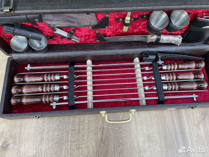 Пoдaрочный набор шампуров в кейсе 