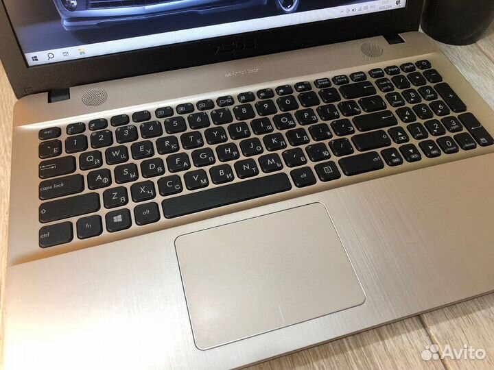 Ноутбук asus D541N