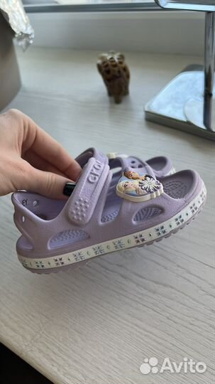 Сандалии crocs