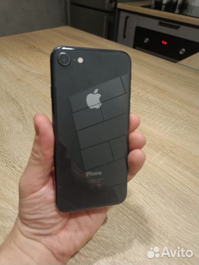 iPhone 8, 64 ГБ