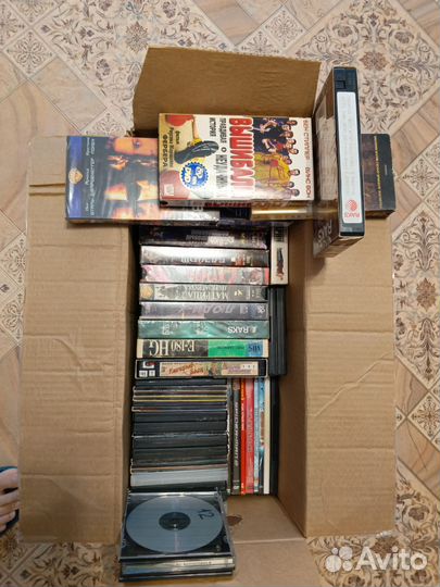 Кассеты, диски DVD