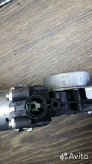 Стеклоподъемник задний правый Hyundai Solaris RB