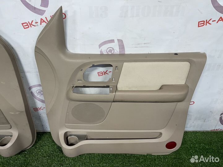Обшивки дверей Ford Expedition 2 U222 2003г