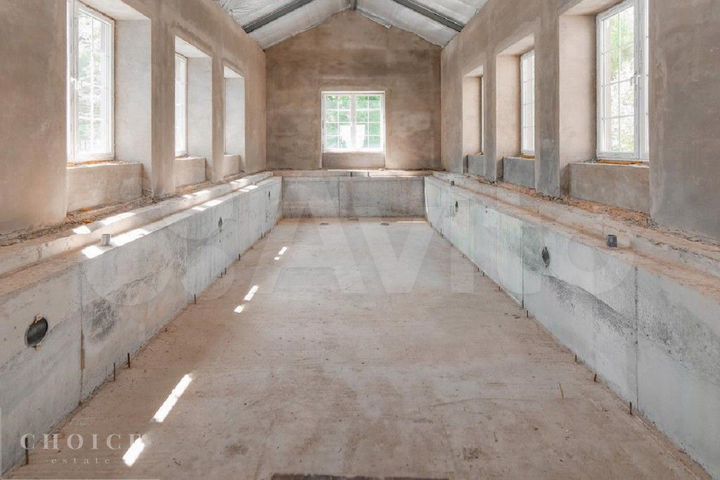 Коттедж 1300 м² на участке 60 сот.