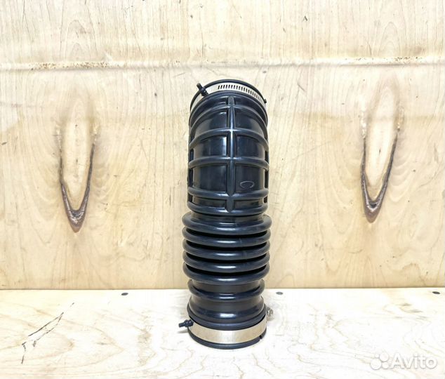 Патрубок Infiniti QX50 G35 G37 EX37 M37 Q70 правый