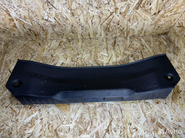 Накладка замка багажника Ford focus 3 седан