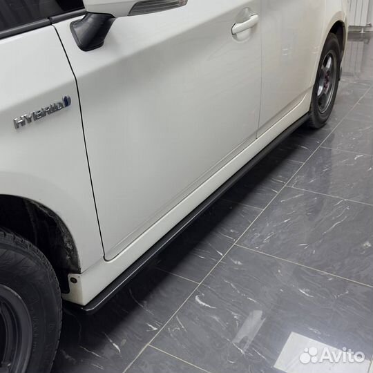 Комплект сплиттеров для Toyota Prius ZVW30 11-15