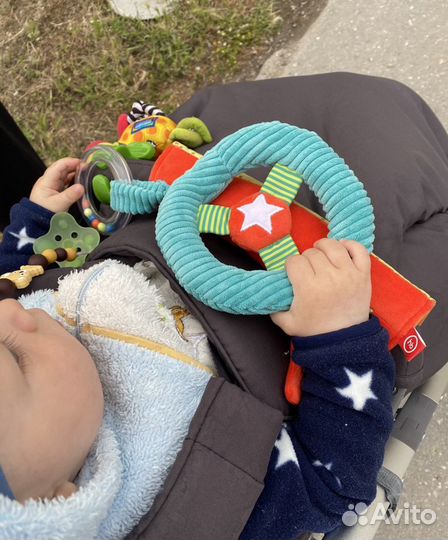Развивающие игрушки на коляску