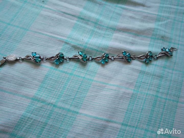 Серебряный браслет с камнями