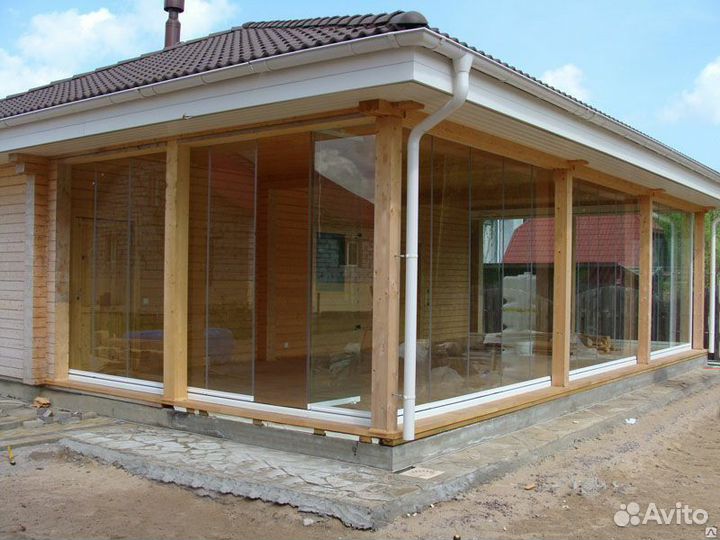 Безрамное остекление веранд беседок и террас