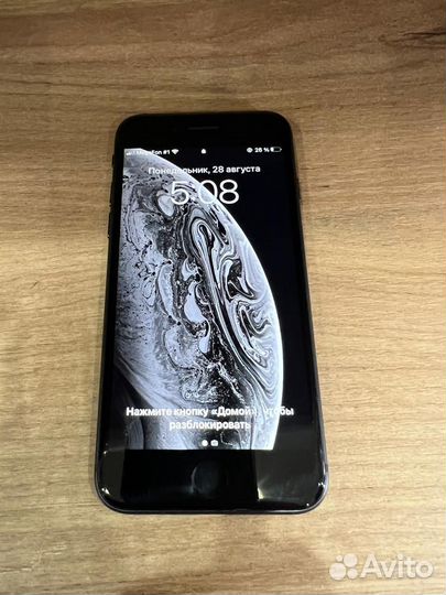 Телефон iPhone 8