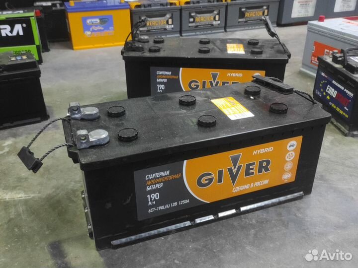 Аккумулятор Грузовой Giver 190 под болт