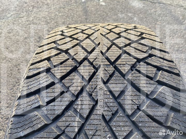 Nokian Tyres Hakkapeliitta R5 SUV 275/45 R20 110T