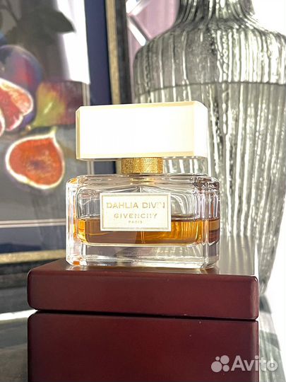 Dahlia Divin Givenchy оригинал