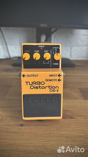 Гитарная педаль boss DS-2