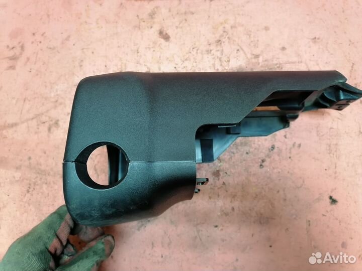 Кожух рулевой колонки Land Rover Freelander 2