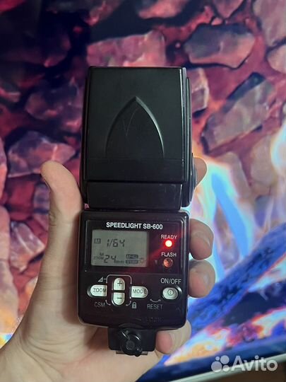 Вспышка камерыNikon SB -600