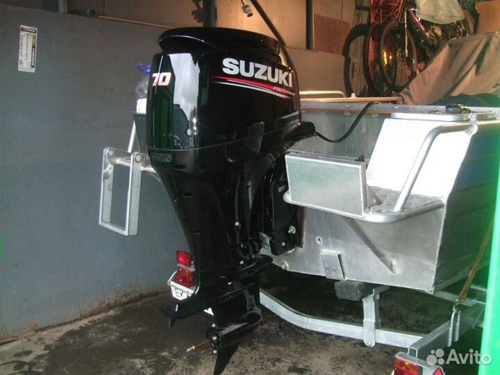 Лодочный мотор Suzuki DF70ATL витрина