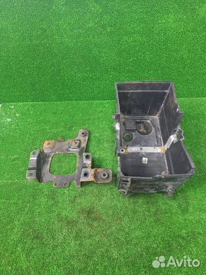 Крепление аккумулятора Ford Focus CB4 qqdb 2009