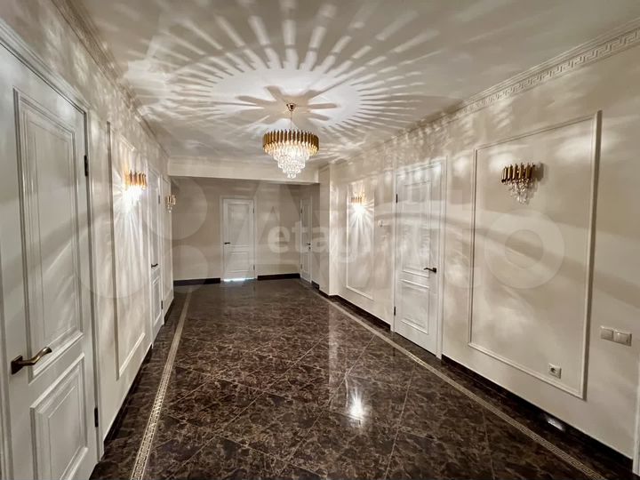 5-к. квартира, 240 м², 4/6 эт.