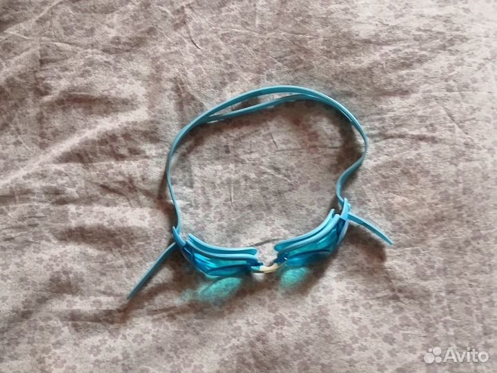 Очки плавательные