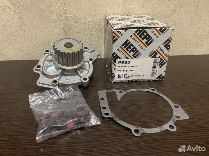 Помпа водяной насос дизель Hepu Volvo 31293668