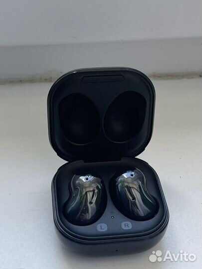 Наушники Samsung Galaxy Buds live