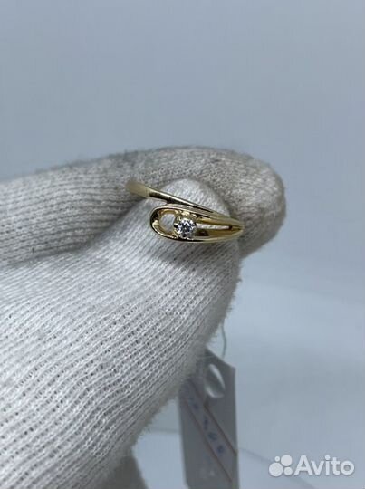 Золотое кольцо с 1 Бриллиантом 0.075 ct