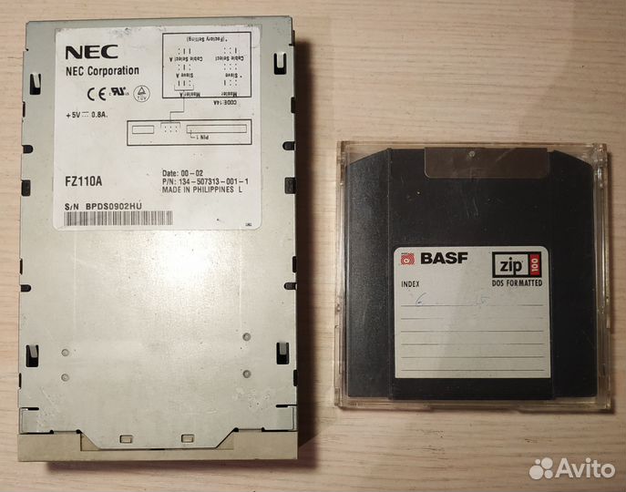 Внутренний Iomega Zip 100 привод + 1 дискета