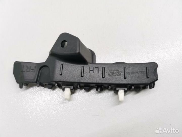 Кронштейн крепления бампера передний левый Hyundai