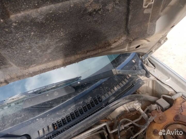 Поводок дворников передний Mazda 323 BJ