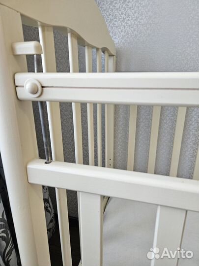 Детская кровать на колёсах