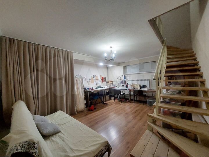 2-к. квартира, 70 м², 1/3 эт.