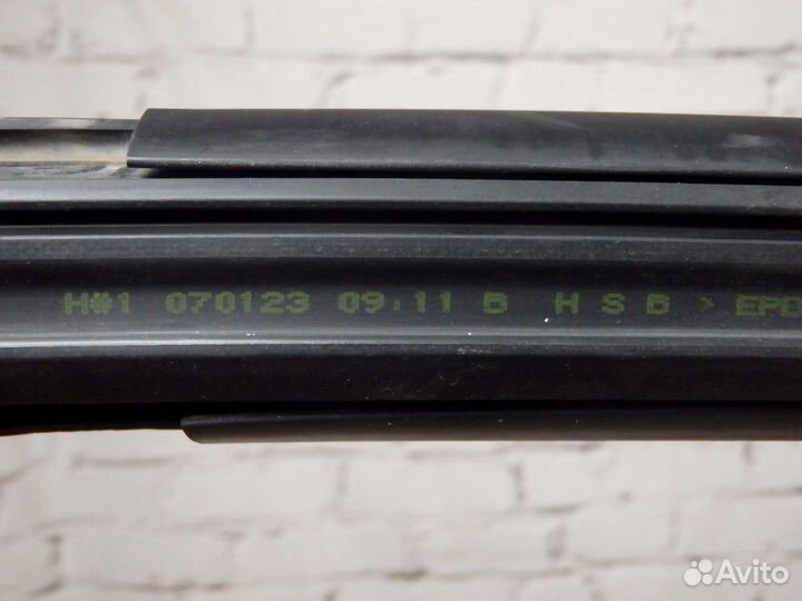 Уплотнитель стекла двери задний правый Aveo (T250)