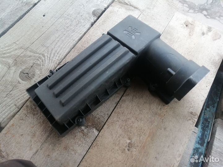 Крышка воздушного фильтра Vw Passat B6 Audi Skoda