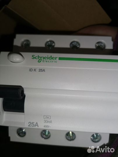 Автоматический выключатель schneider
