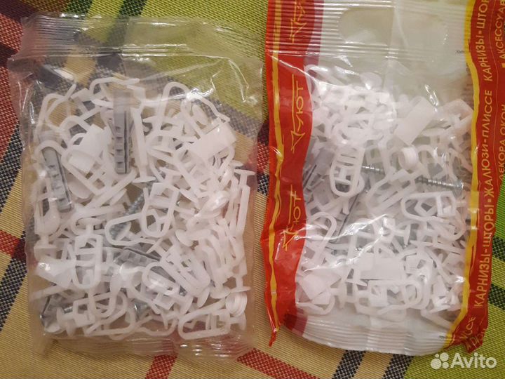 Бленда и крючки для карниза