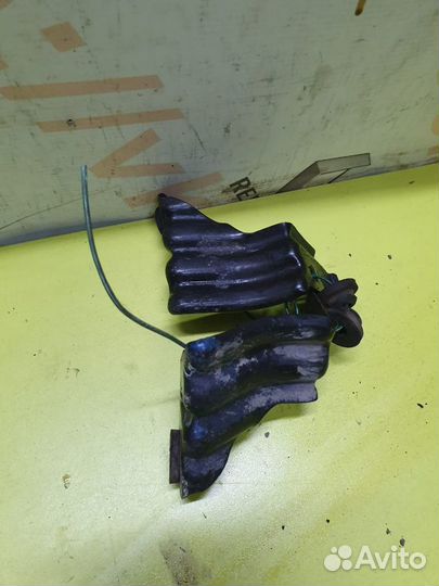 Кронштейн радиатора основного нижний Nissan Almera