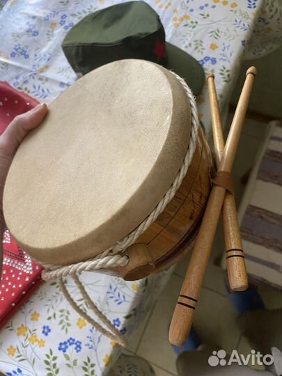 Кепки и барабан из Кубы