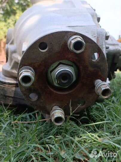 Передний редуктор на lexus lx570