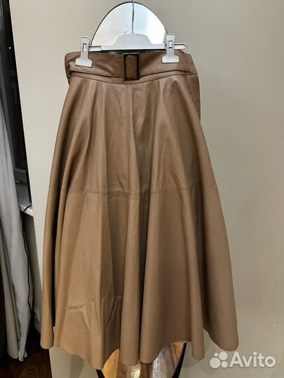 Кожаная юбка миди